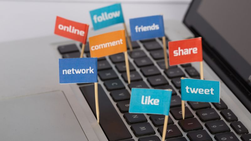Jak skutecznie wykorzystać live streaming w social media